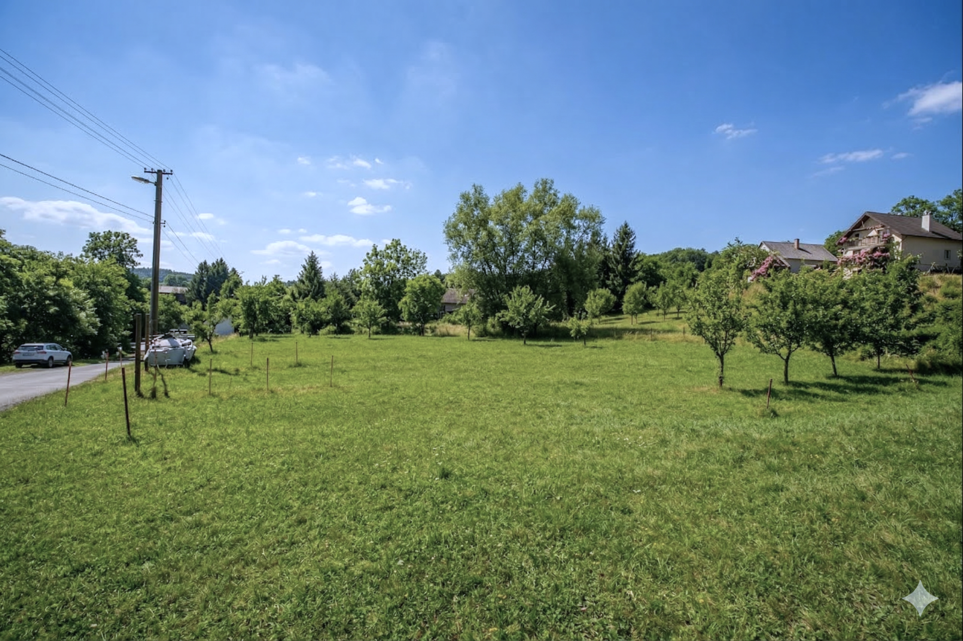 Stavební pozemek s projektem a stavebním povolením - Podkopná Lhota